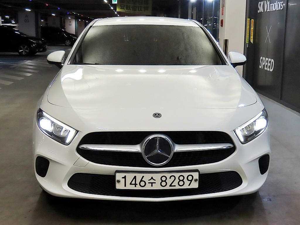 벤츠 A 클래스 A250 4MATIC 세단 사진 2/19