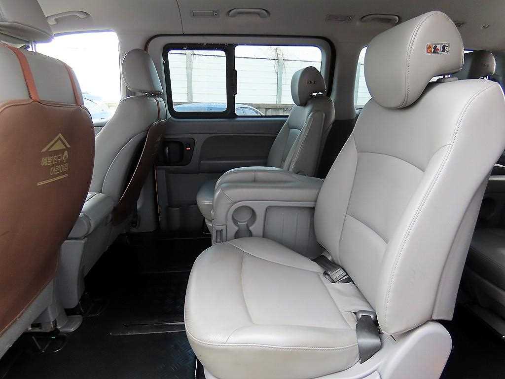 Hyundai Starex LPi 7