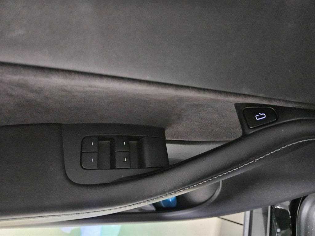 Tesla Model Y Performance 10