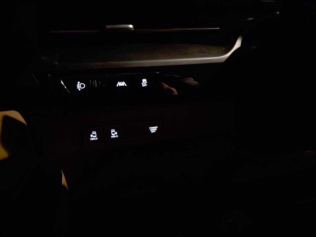 Kia Carnival Gasoline Prestige 9