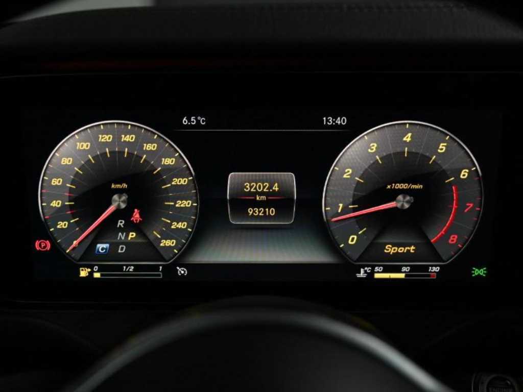 Mercedes-Benz E-Class E300 4MATIC Exclusive 9