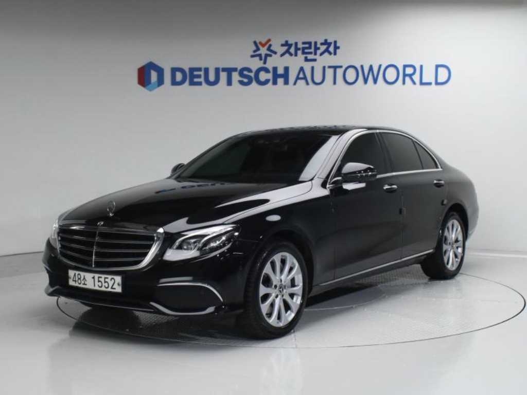 Mercedes-Benz E-Class E300 4MATIC Exclusive