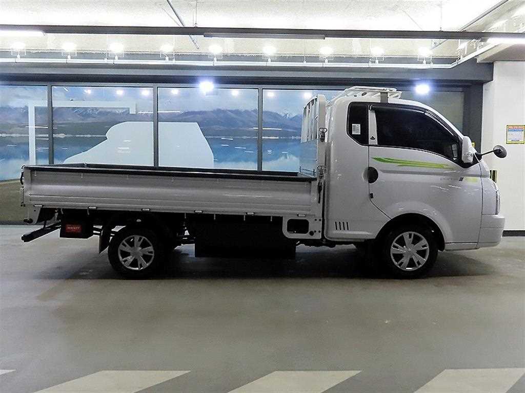 Hyundai Porter 1.0 Ton/ Super Cab/ Long Wheelbase/ Smart Special 4