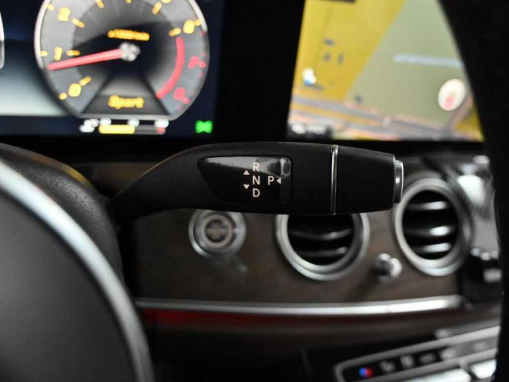 Mercedes-Benz E-Class E300 4MATIC Exclusive 10
