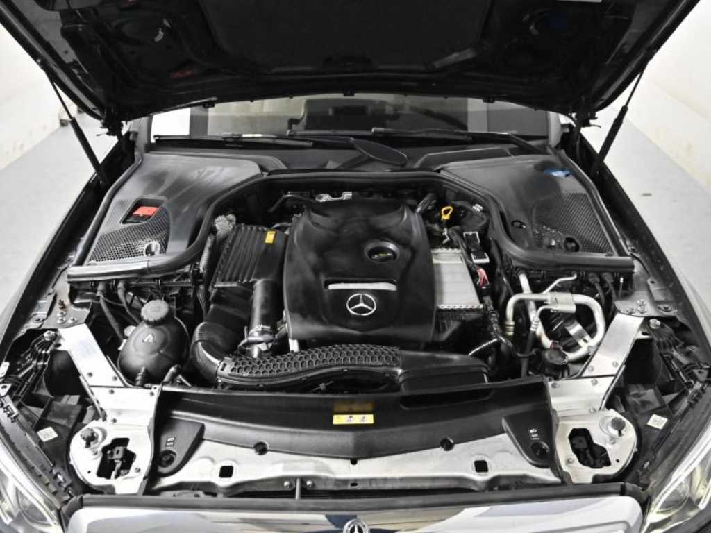 Mercedes-Benz E-Class E300 4MATIC Exclusive 7