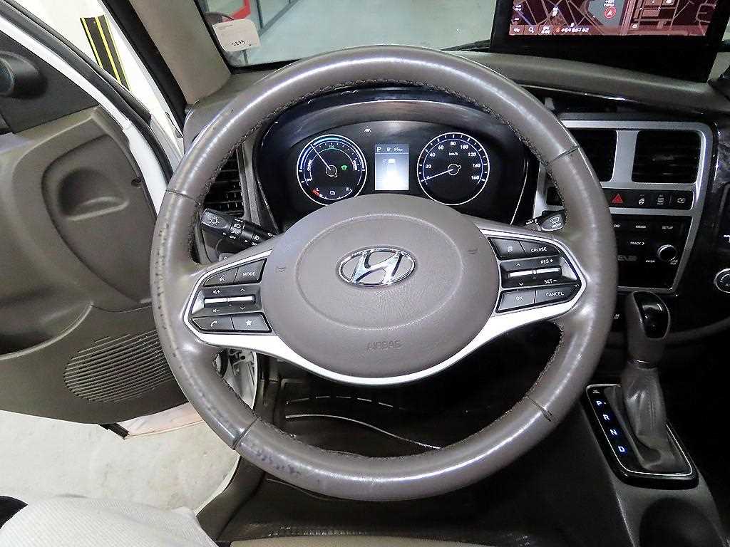 Hyundai Porter 1.0 Ton/ Super Cab/ Long Wheelbase/ Smart Special 9