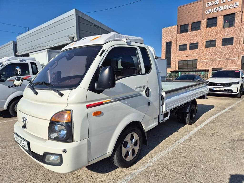 Hyundai Porter 1.0 Ton/ Super Cab/ Long Wheelbase/ CRDi Plus 3