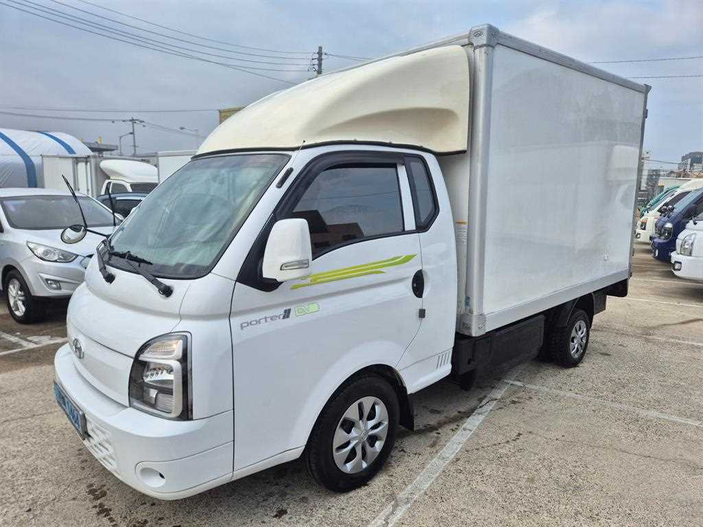 Hyundai Porter 1.0 Ton/ Super Cab/ Long Wheelbase 2