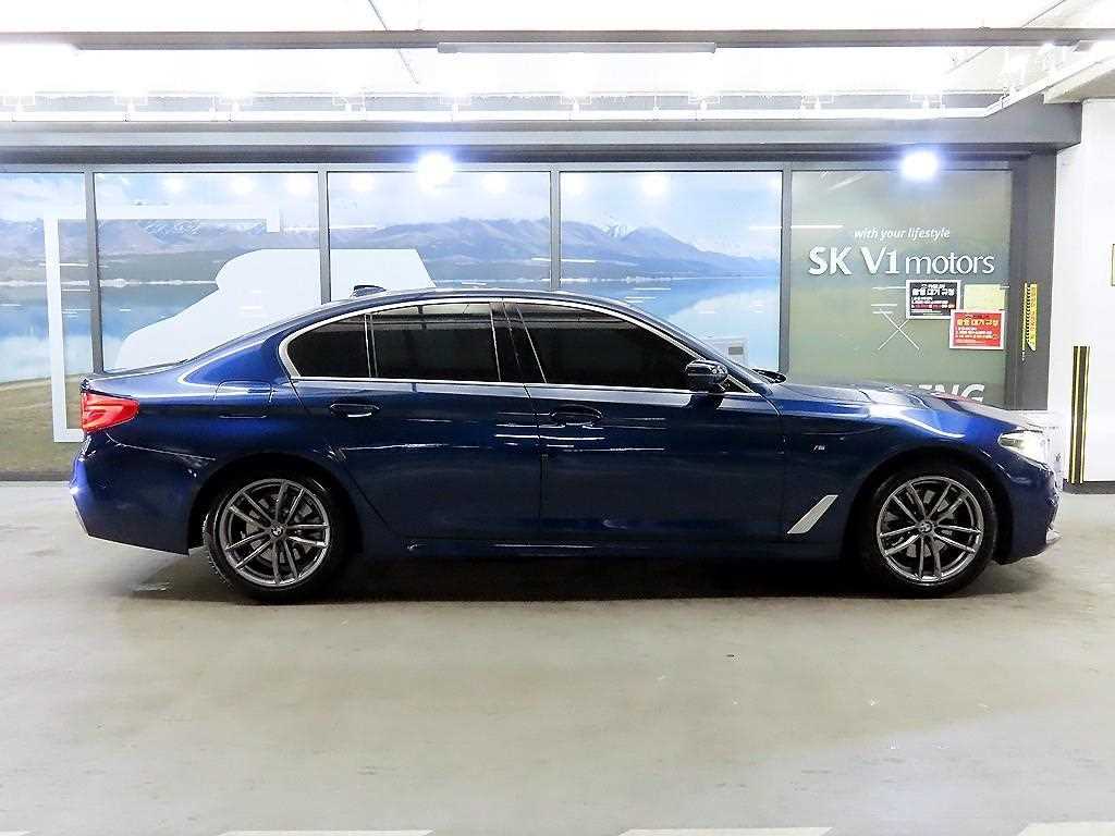 BMW 5 Series 520i M Sport 4