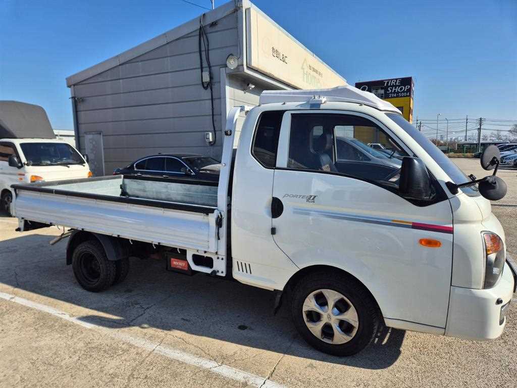 Hyundai Porter 1.0 Ton/ Super Cab/ Long Wheelbase/ CRDi Plus 8