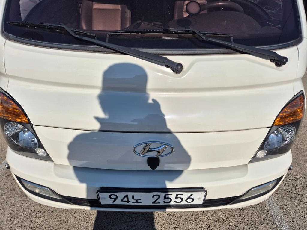 Hyundai Porter 1.0 Ton/ Super Cab/ Long Wheelbase/ CRDi Plus 10