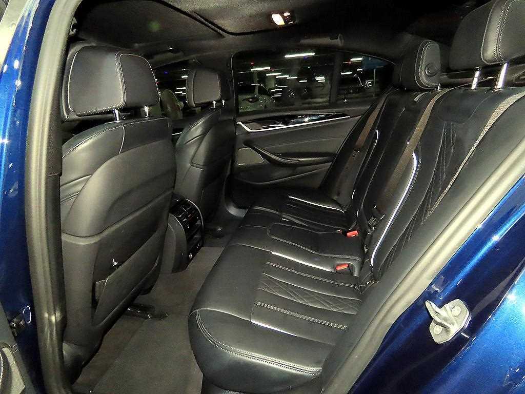 BMW 5 Series 520i M Sport 8