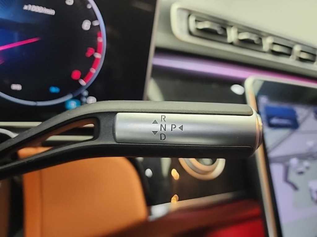 Mercedes-Benz S-Class S500L 4MATIC 9