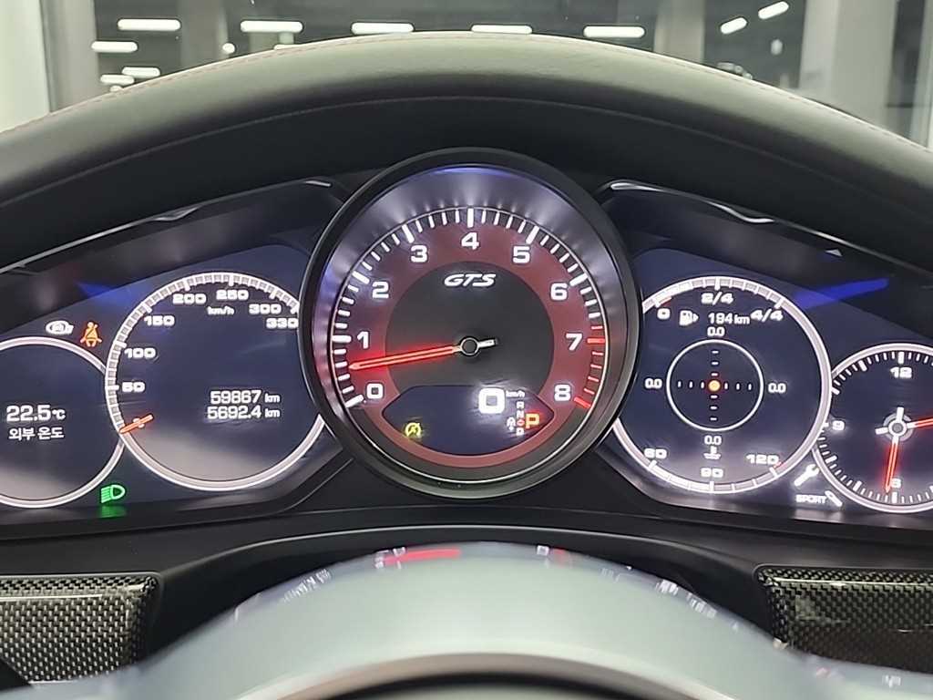 Porsche Panamera 4.0 GTS 7