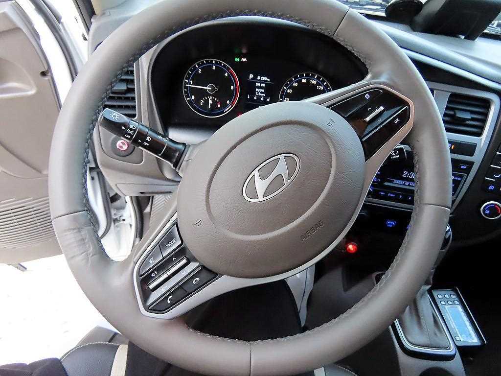 Hyundai Porter Super Cab/ Long Wheelbase Twin Comp 10