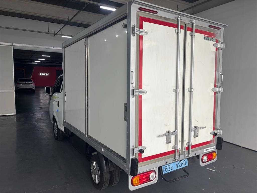 Hyundai Porter 1.0 Ton/ Super Cab/ Long Wheelbase 7