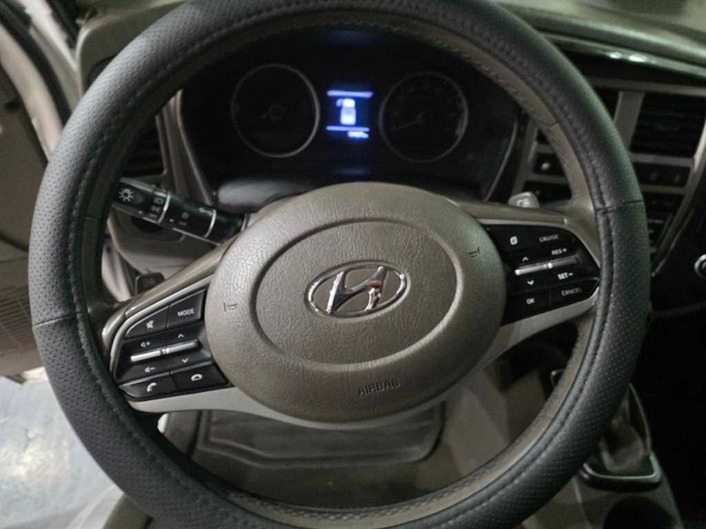 Hyundai Porter 1.0 Ton/ Super Cab/ Long Wheelbase 9