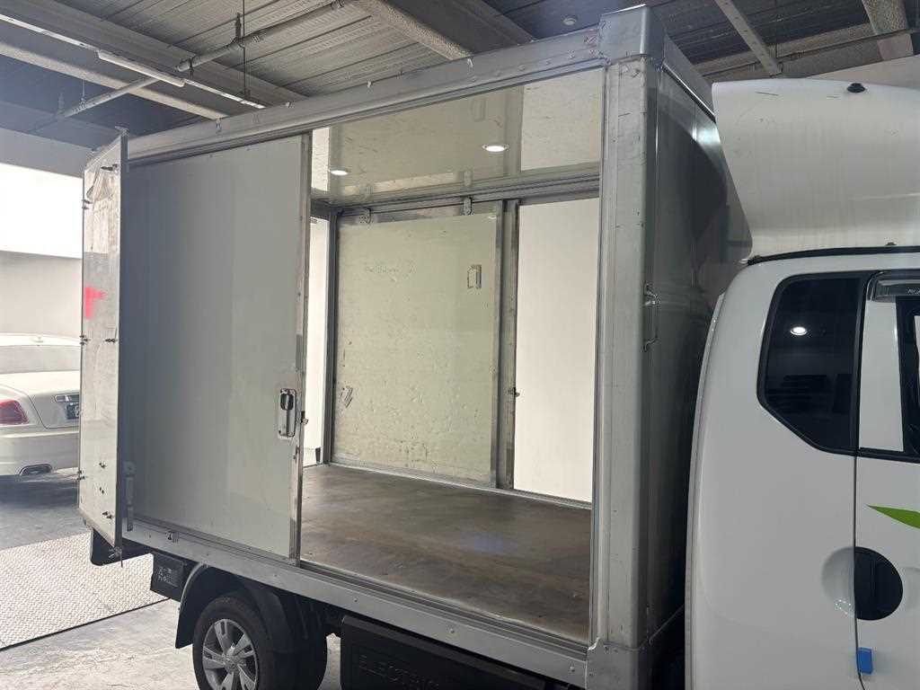 Hyundai Porter 1.0 Ton/ Super Cab/ Long Wheelbase 9