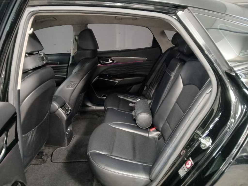 Kia K7 Gasoline 2.5 GDI X Edition 8