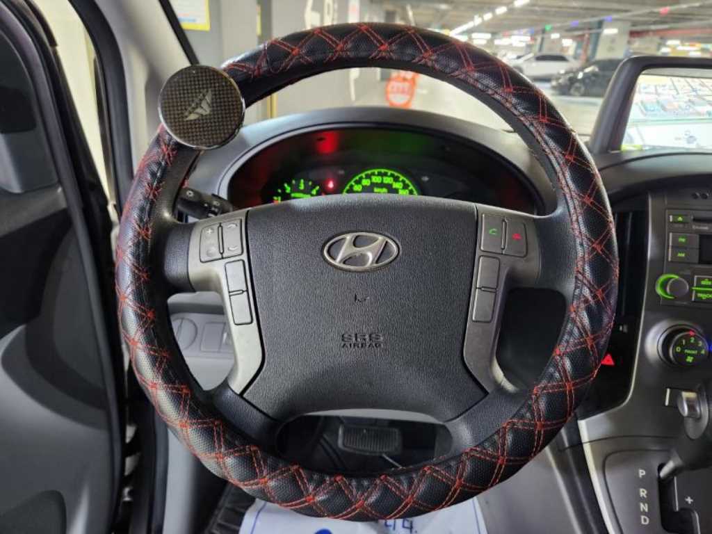 Hyundai Starex CVX Luxury 9