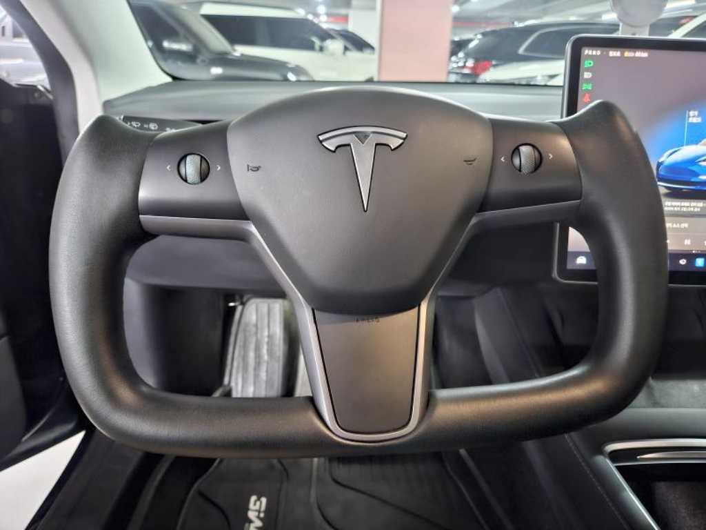 Tesla Model 3 Performance 8