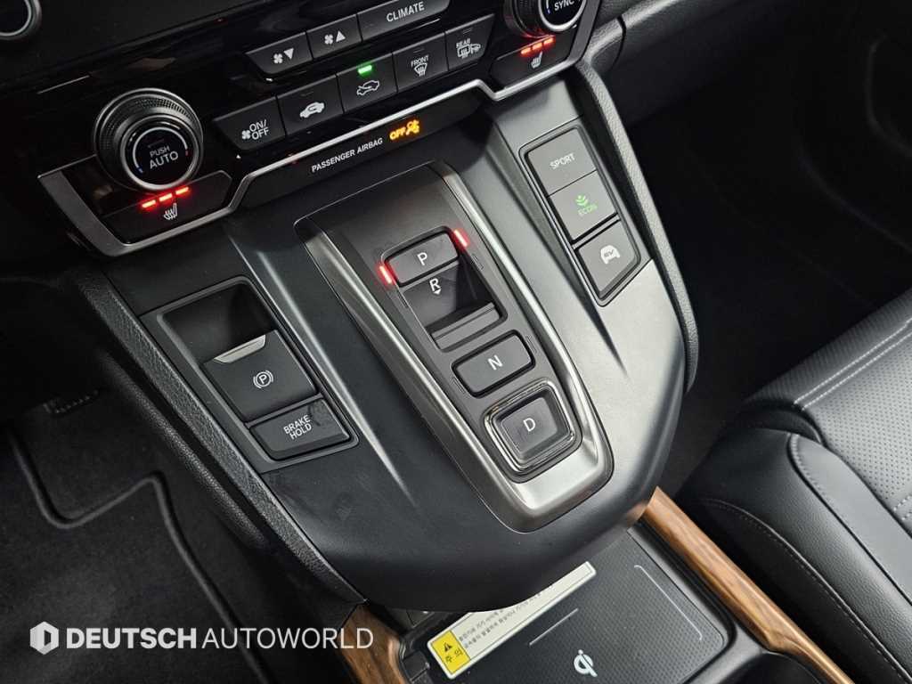 Honda CR-V 2.0 Hybrid Touring 4WD 10