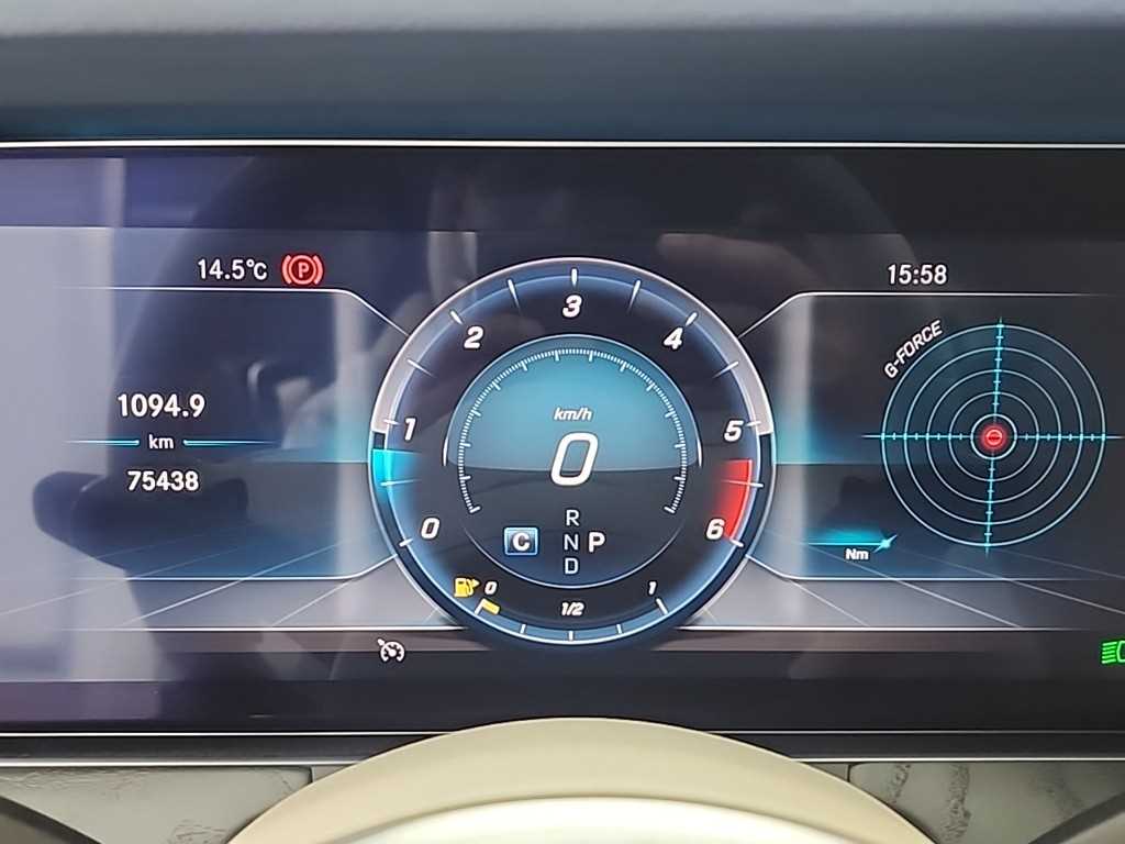 Mercedes-Benz E-Class E220d Coupe 8