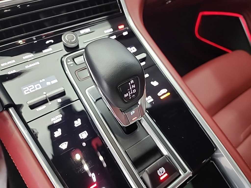 Porsche Panamera 4.0 GTS 9
