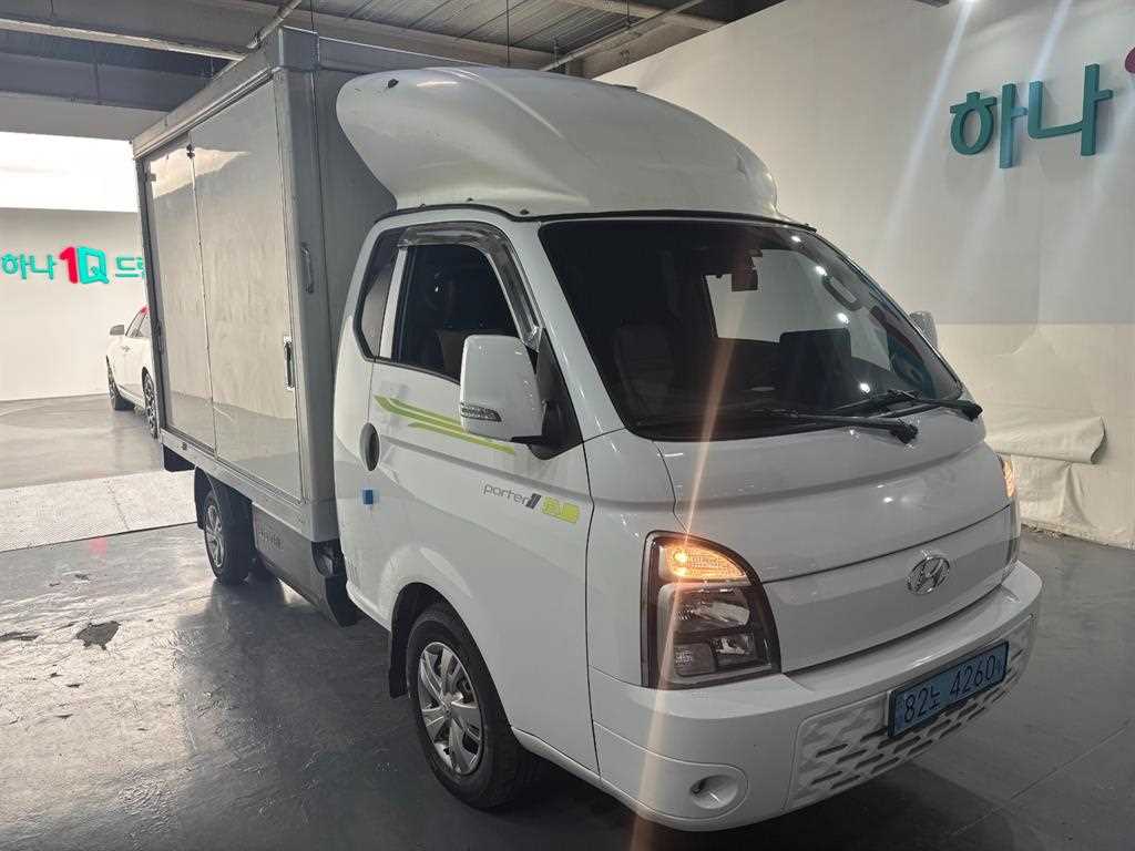 Hyundai Porter 1.0 Ton/ Super Cab/ Long Wheelbase 2