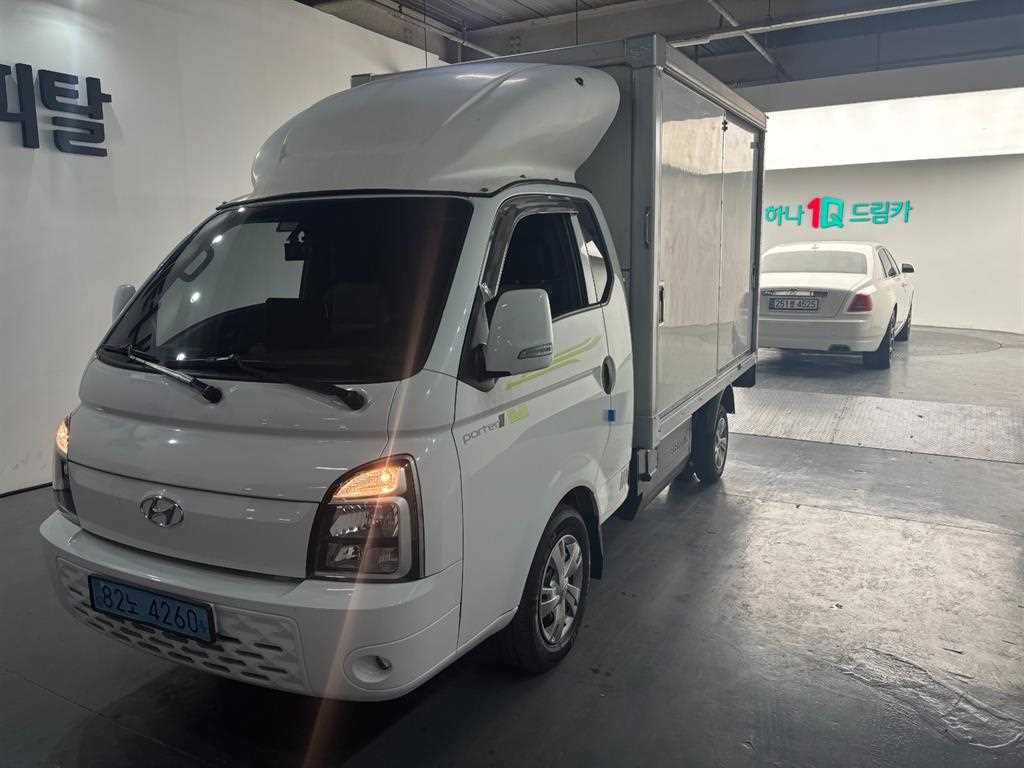 Hyundai Porter 1.0 Ton/ Super Cab/ Long Wheelbase 4