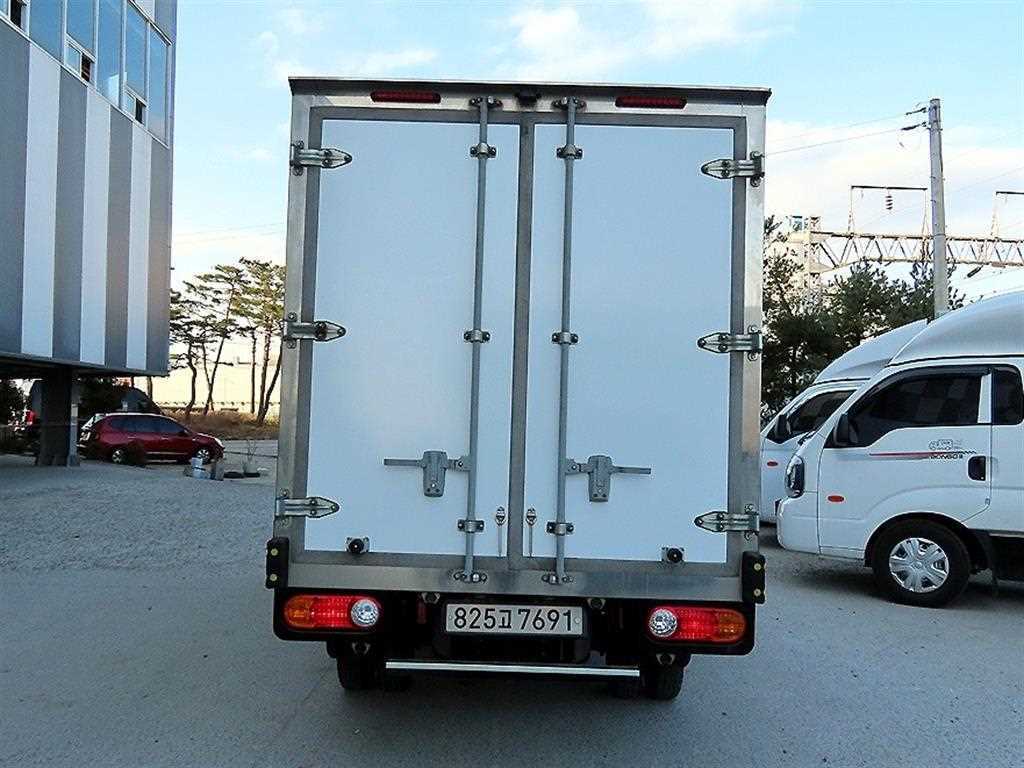 Hyundai Porter Super Cab/ Long Wheelbase Twin Comp 5