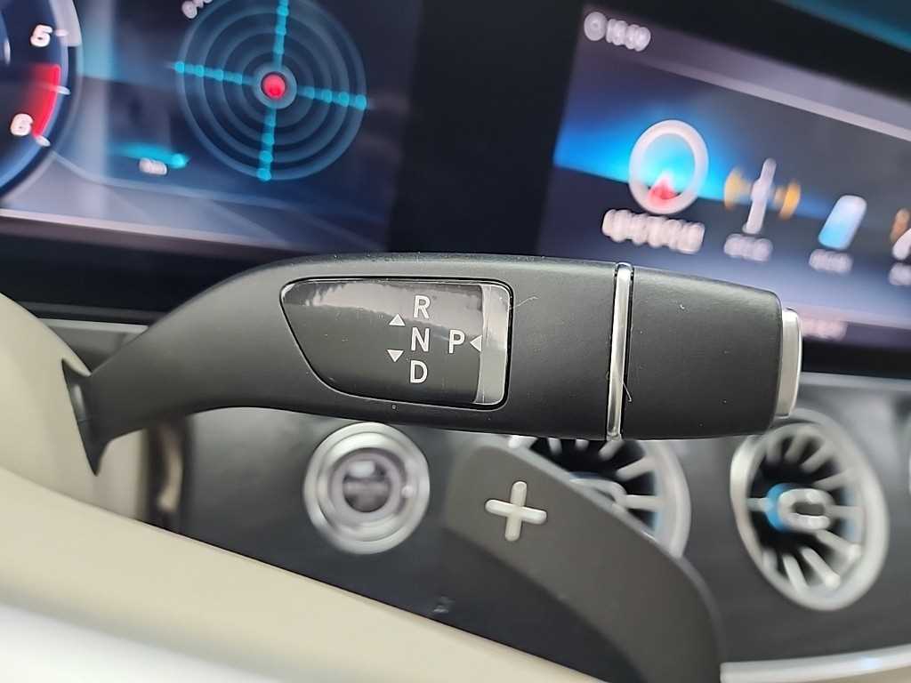 Mercedes-Benz E-Class E220d Coupe 10