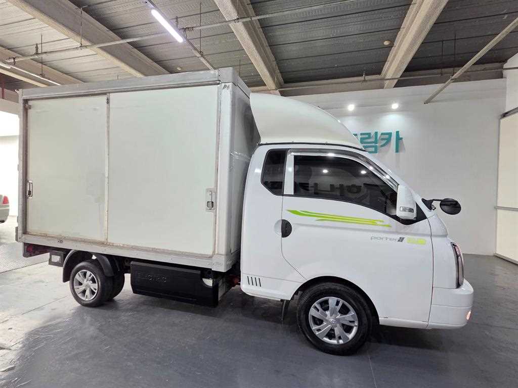 Hyundai Porter 1.0 Ton/ Super Cab/ Long Wheelbase 7