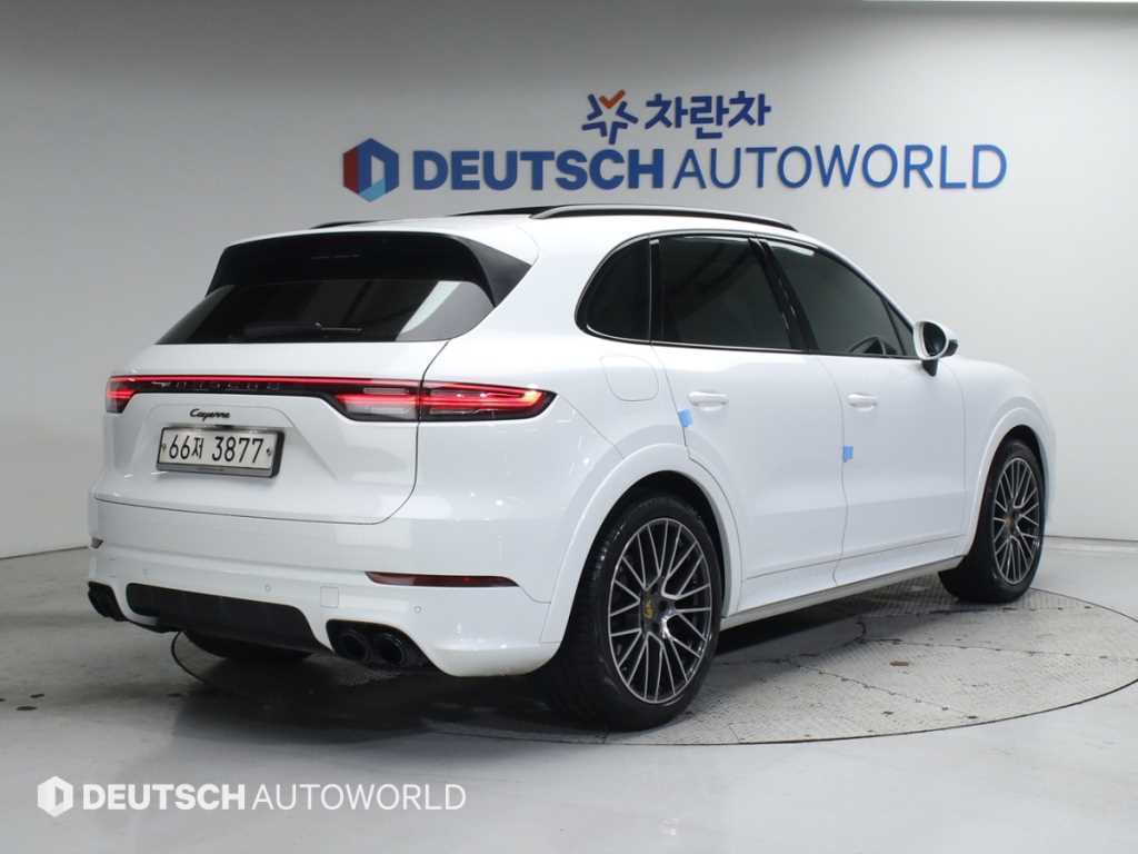 포르쉐 카이엔 3.0 사진 2/20