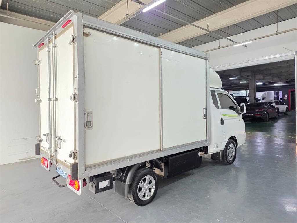 Hyundai Porter 1.0 Ton/ Super Cab/ Long Wheelbase 6