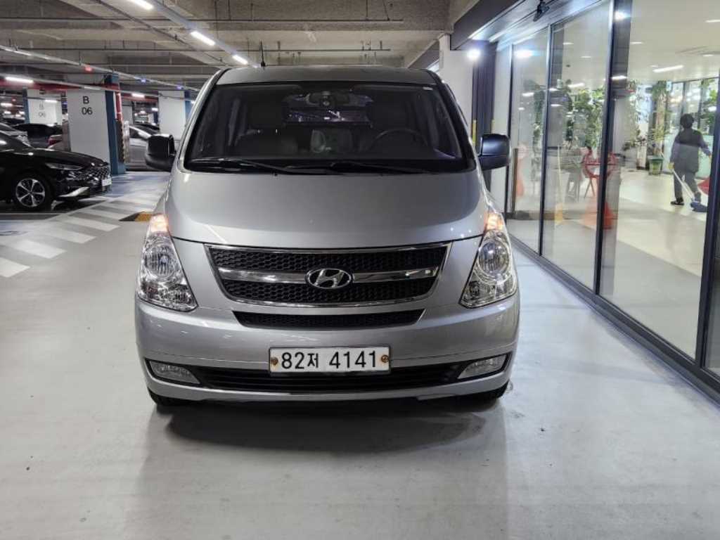 Hyundai Starex CVX Luxury