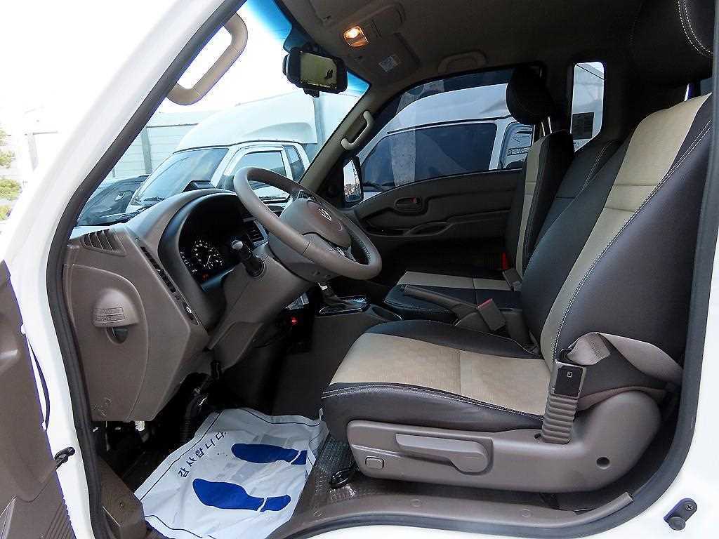 Hyundai Porter Super Cab/ Long Wheelbase Twin Comp 8