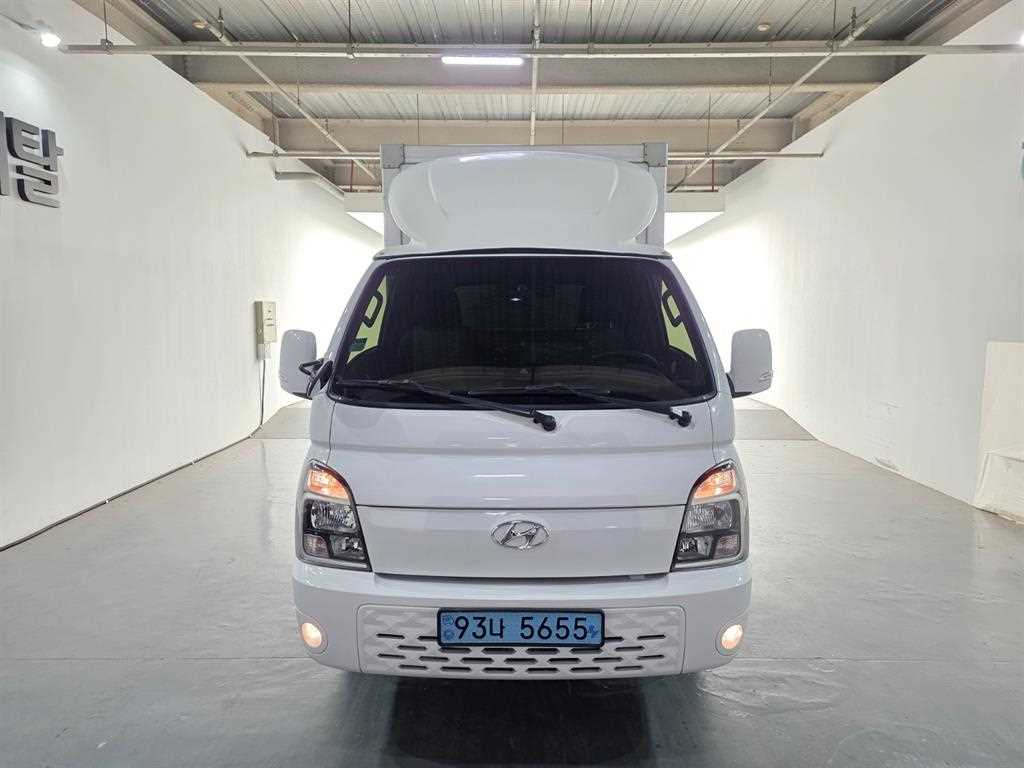 Hyundai Porter 1.0 Ton/ Super Cab/ Long Wheelbase 3