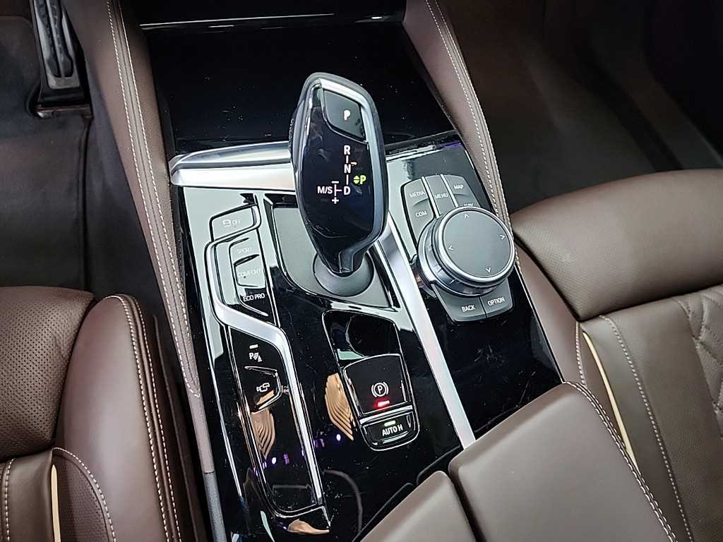 BMW 5 Series 530i M Sport 10