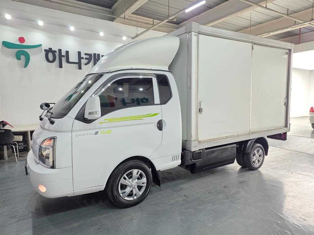 Hyundai Porter 1.0 Ton/ Super Cab/ Long Wheelbase