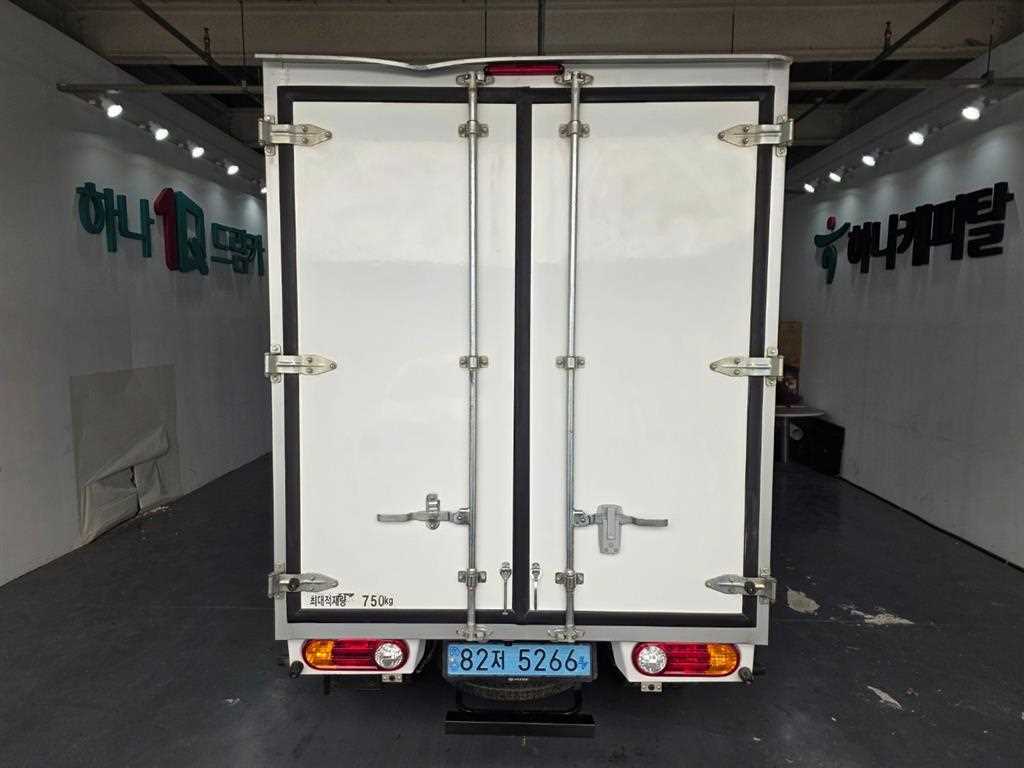 Hyundai Porter 1.0 Ton/ Super Cab/ Long Wheelbase 5