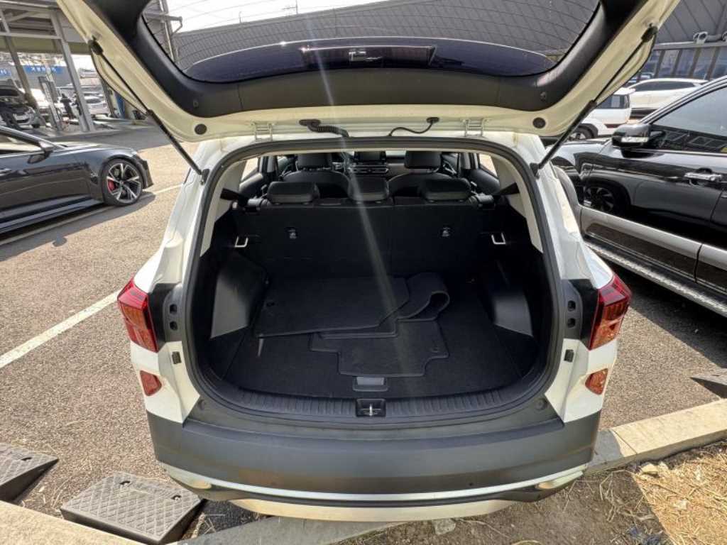 Kia Seltos Gasoline 1.6 Turbo 4WD Gravity 6