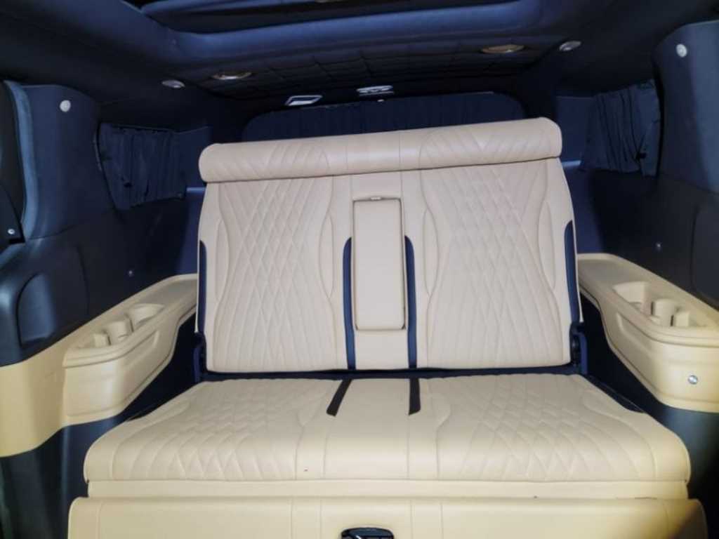 Kia Carnival Gasoline Signature 4