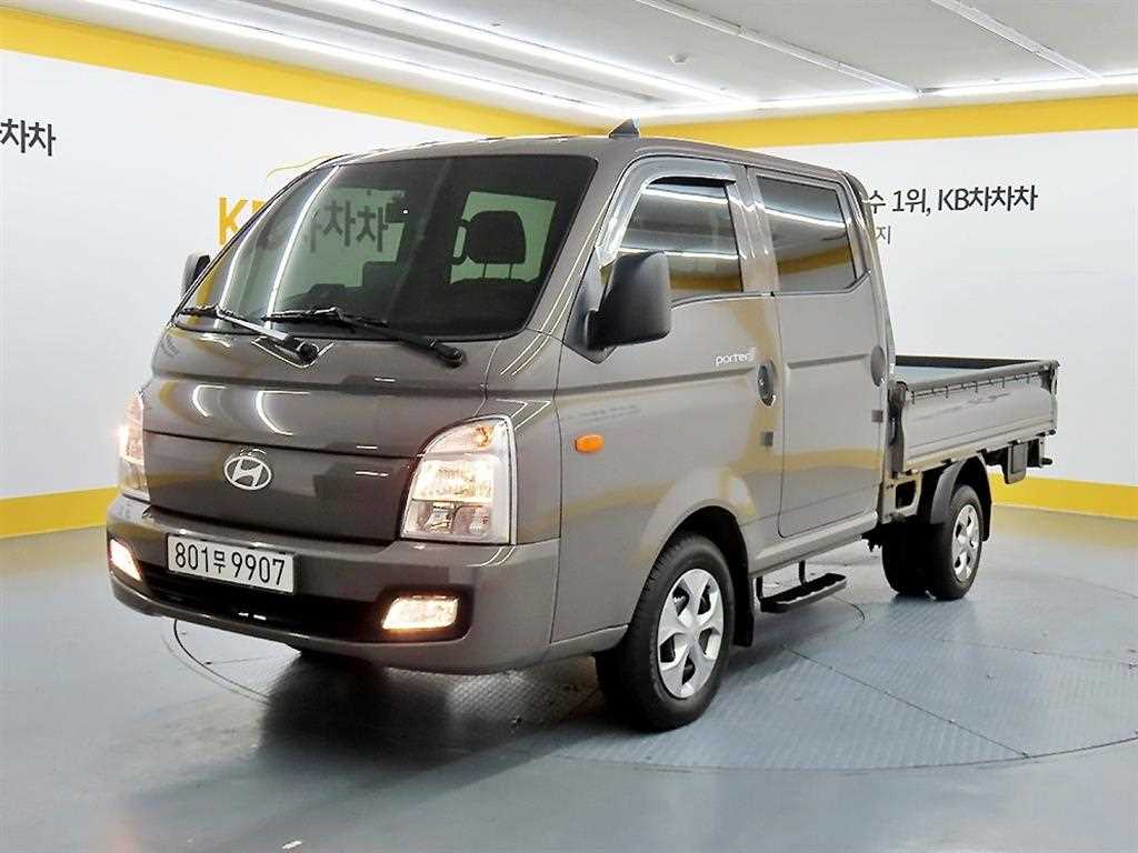 Hyundai Porter Double Cab/ Long Wheelbase/ 2WD Smart 3