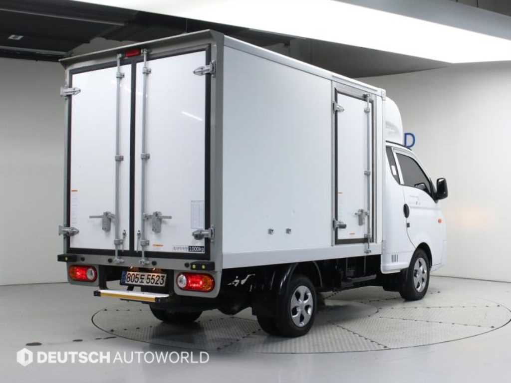 Hyundai Porter Super Cab/ Long Wheelbase/ Twin Comp Smart 3