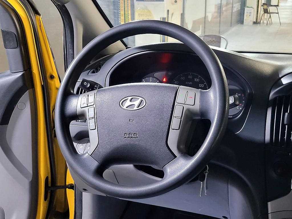 Hyundai Starex Wagon Smart 9