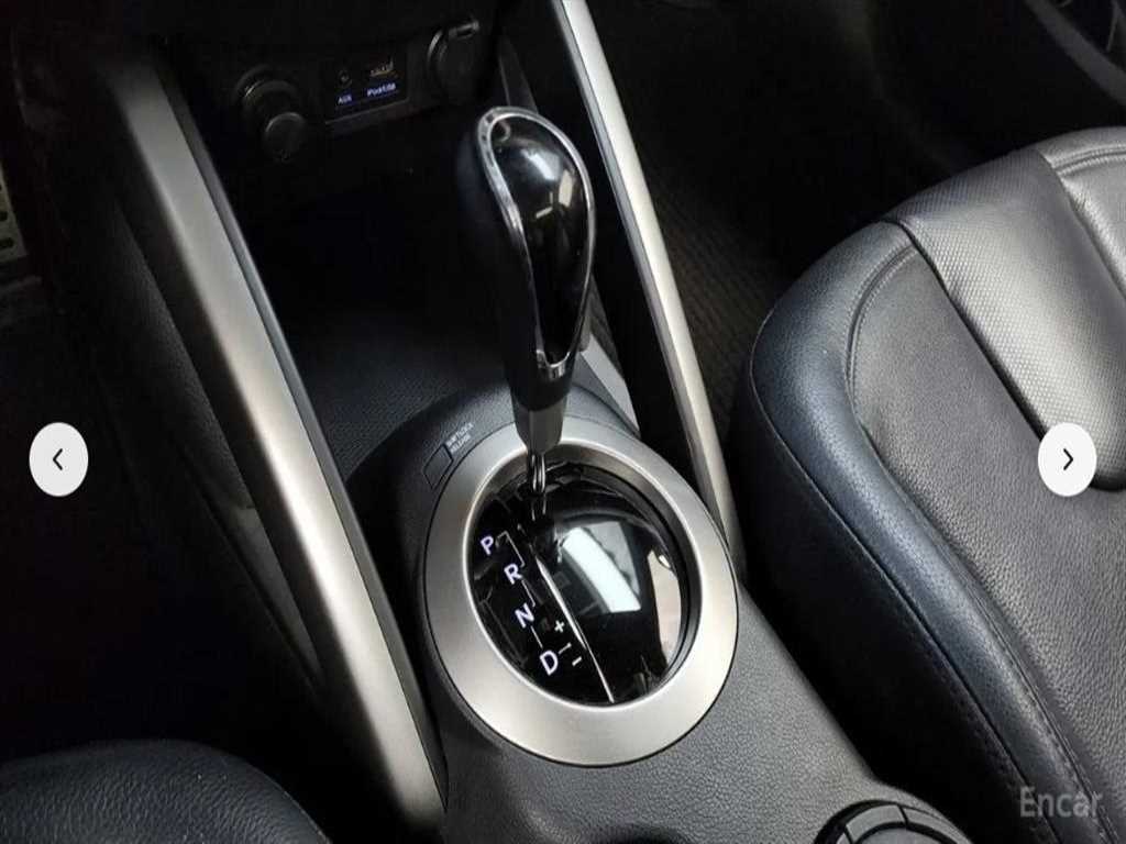 Hyundai Veloster Extreme 10