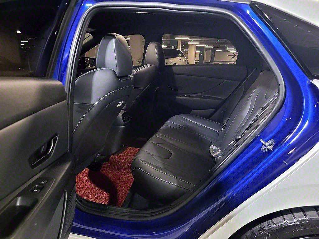 Hyundai Avante 2.0 N 9