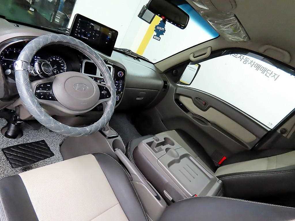 Hyundai Porter Double Cab/ Long Wheelbase/ 2WD Smart 8