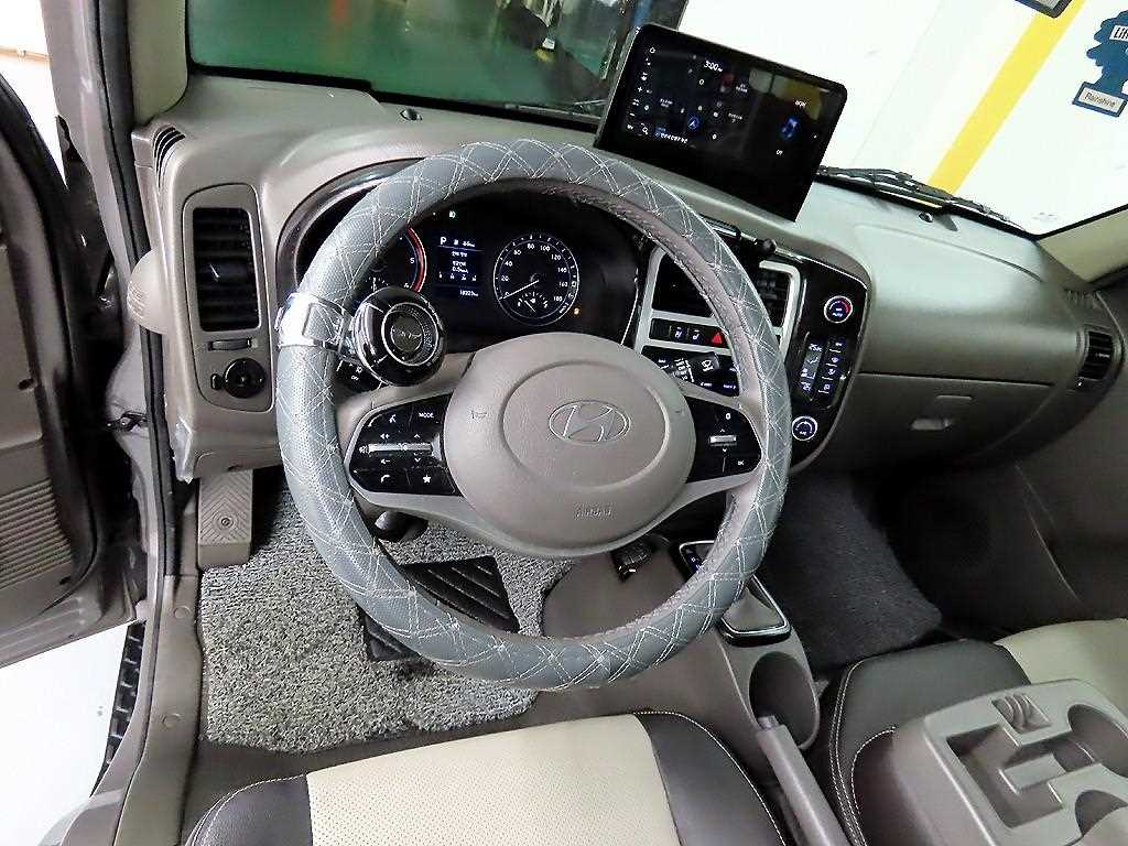 Hyundai Porter Double Cab/ Long Wheelbase/ 2WD Smart 10